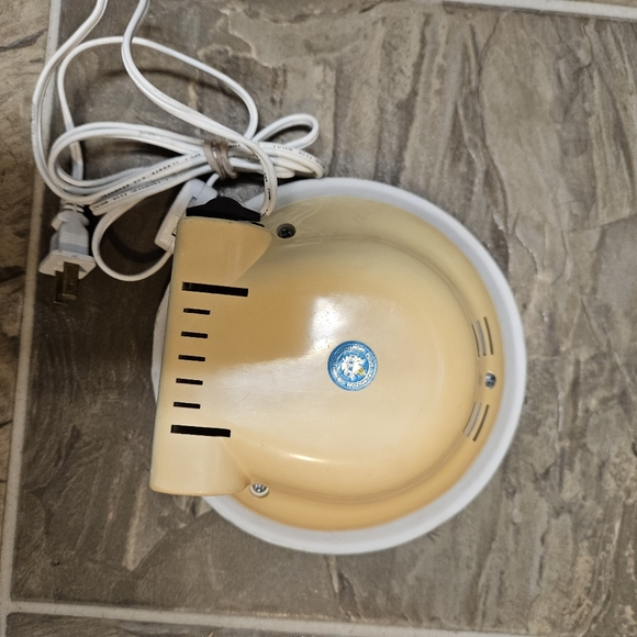 Vintage cottage light up plate - Picture 3 of 6